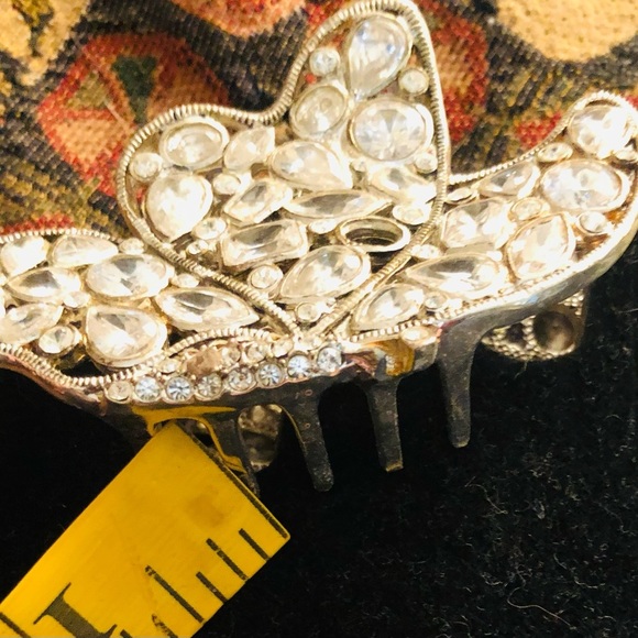 SILVER clear Rhinestone butterfly Hair clamps set of two like new - Picture 8 of 16